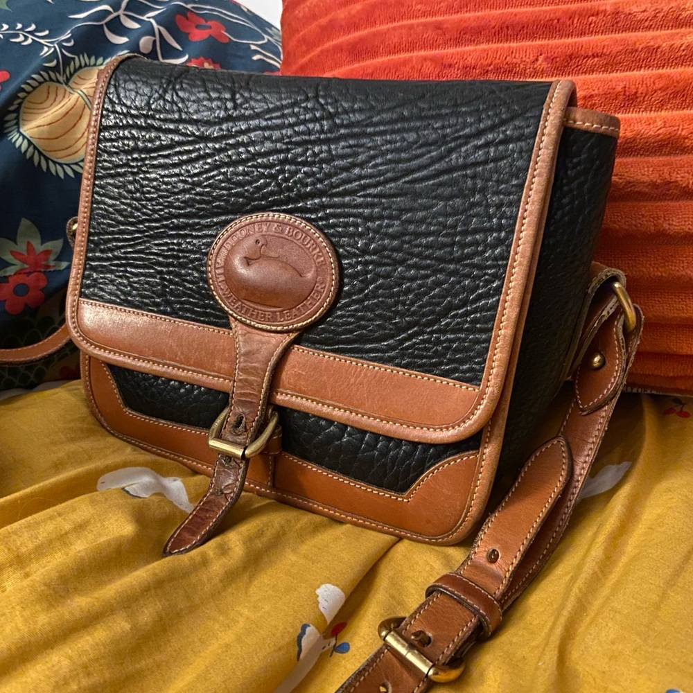 Vintage Dooney & Bourke Crossbody
